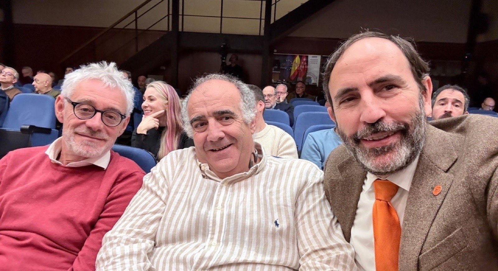 Reflexiones desde el 40 aniversario de la primera conexión a Internet en España: ¿estamos repitiendo la historia con la IA?